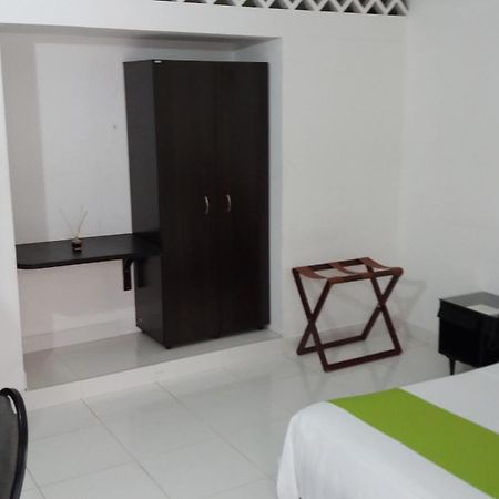 Hotel Royal Plaza 弗洛伦西亚 外观 照片