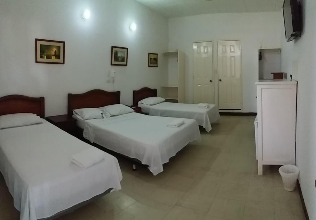 Hotel Royal Plaza 弗洛伦西亚 外观 照片